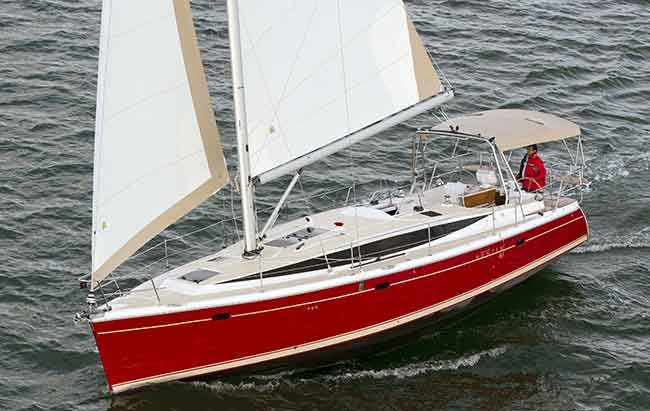 Wide shot of the Hunter 40 sailing boat underway