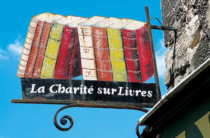 French book shop sign