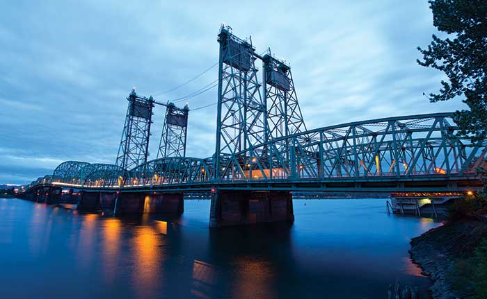 The I5 truss bridge over the Columbia River