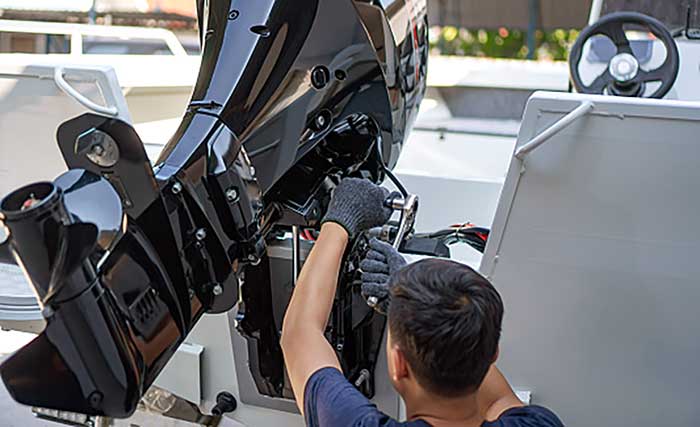 Servicing outboard engine