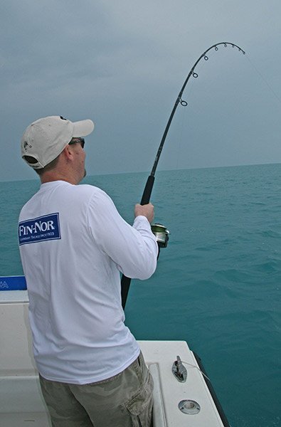 Discover Mack Attack Fishing Rod & Reel Combo, Sea Fishing Starter Kit
