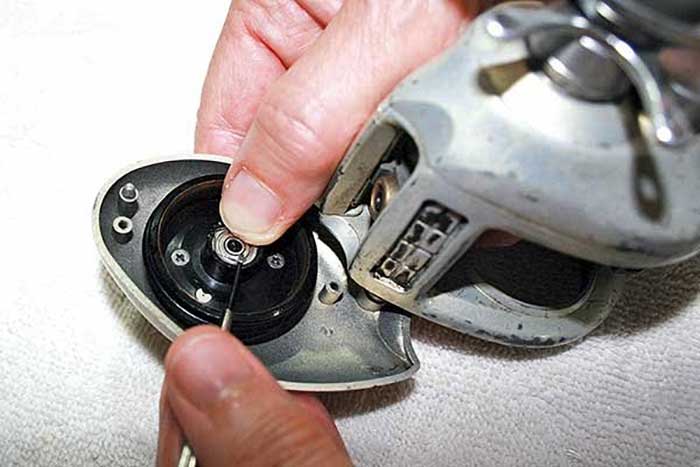 Fishing reel ceramic bearings lubrication corrosion maintenance