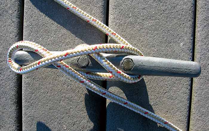 Cleat Hitch - best way to tie a boat to a dock. It is a quick and easy  method of tying a rope to a cleat on a dock or boat t…