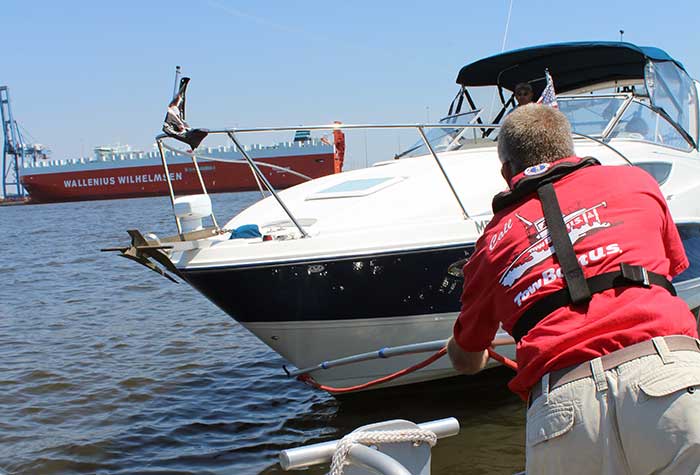 Attaching towline to small powerboat