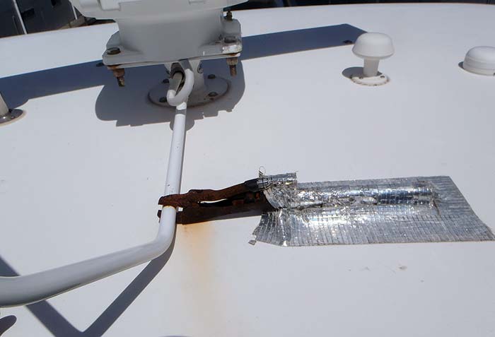 Anchored light fixture using visegrips