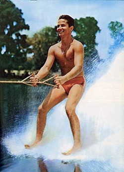 Dick Pope Jr bare foot waterskiing