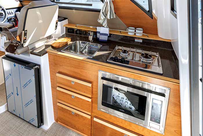 Cutwater C-288 Coupe galley