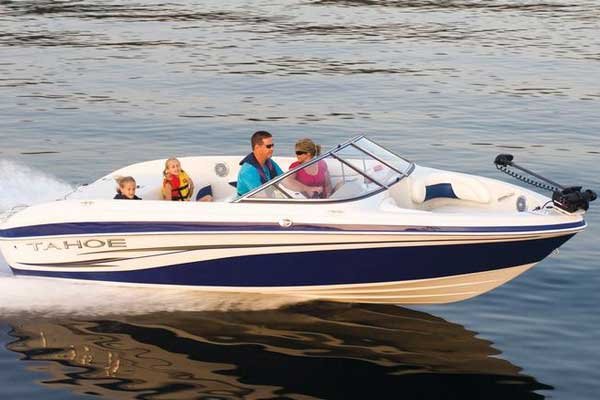 Types of Powerboats and Their Uses - BoatUS