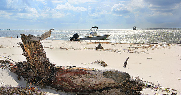 Mississippi Gulf Islands: A World Away From Shore | BoatUS